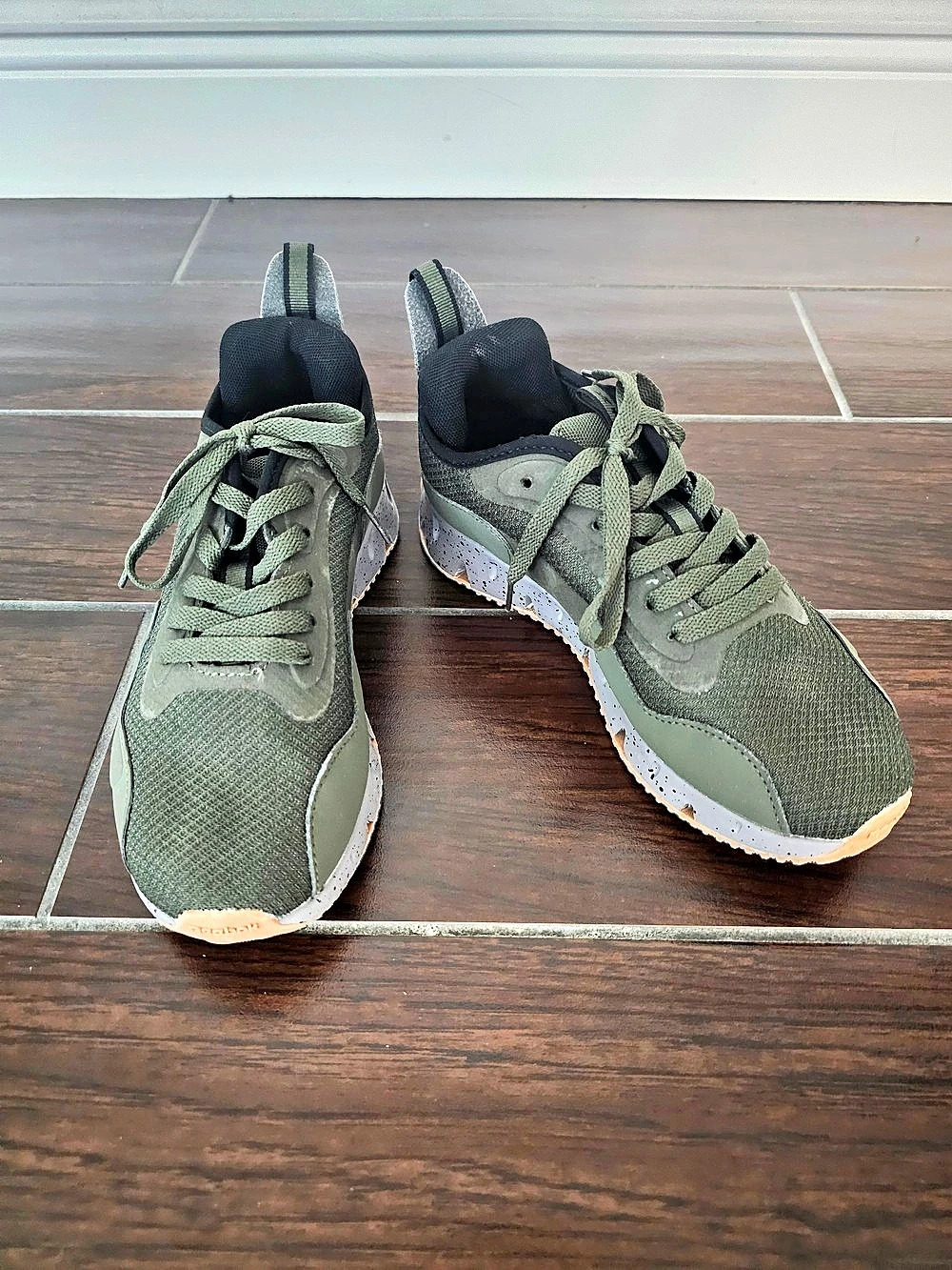 Boys Reebok Olive Green Sneakers Size 5